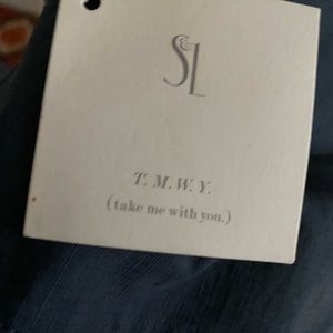 Never used! Serena and Lily tote bag. Measures approximately 11”x 8”.